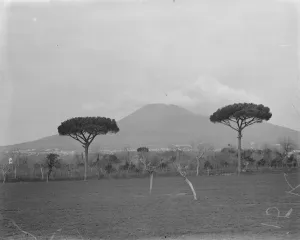 Vesuvius from the viewpoint of Pompeii February 1925