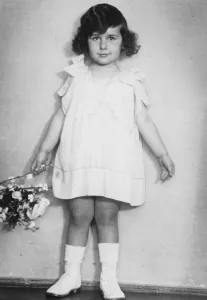 Little Prints: Victoria Briggs, born 4 years ago on a voyage from Nantes to Rio de Janeiro, Victoria
