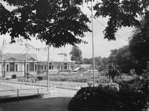 Decoration Prints: A view of Central Park in Dartford, Kent. 1937