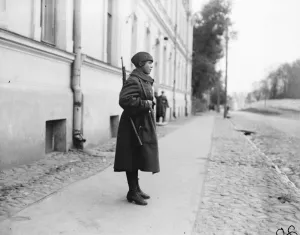 Vilna, Lithuania. Women soldiers on duty at Vilna. 24 October 1921