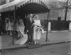 Wedding Prints: Viscount Chetwynds niece weds. The Hon H R C Belfour, son of the late Lord Kinross