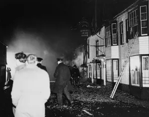 Wadhurst, what first Sussex, aftermath. Sign: Queens Head Hotel [transport, aviation