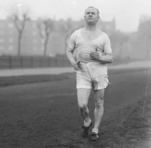 Walking man to compete against running horse between trafalgar square and York George