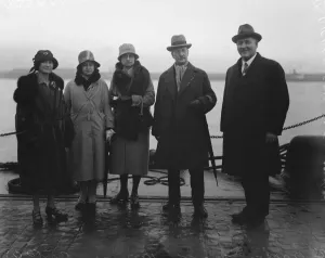 Two war heroines arrive at Dover. Miss Gertrude Richardson, Mlle Leonie van Houtte