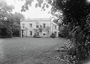 Exterior Collection: Warfield Park, Berkshire Home of Lady Walsh now lady Ormathwaite 1921