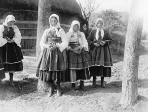Warsaw, Poland. Peasant types. 25 October 1921