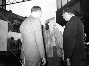 Actress Prints: At Waterloo Station, American actress Maureen O Sullivan and Ben Goetz. 8 August