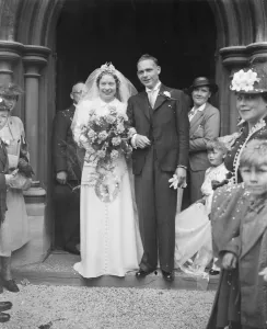 The wedding of Mr Albert Victor Phipps and Miss Ivy Florence Morgan in Eltham, Kent