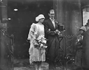 Society Collection: Wedding of Mr W Leslie Farrer and Miss Marjorie Pollock at the Church of St Margaret Lothbury