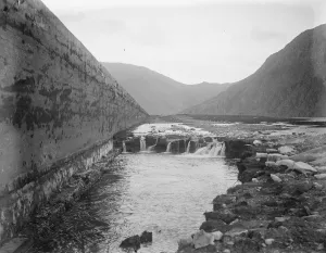 The Welsh disaster. The magnitude of the breach in the low level dam at Port Llwyd