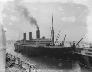 Funnels Prints: The Whit Star Liner SS Majestic at Southampton 19 January 1923