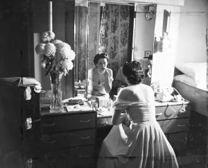 A Woman passengers on the maiden voyage of the RMS Queen Elizabeth luxury liner