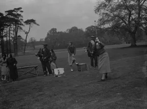 Ladies Prints: Womens golf at Sidcup. 1935