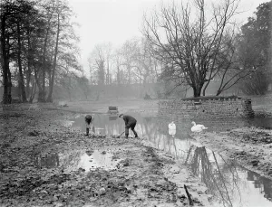 Lake Prints: Workmen reconstructing the old Mottingham gardens, Bromley. 1937