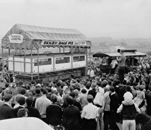 Crowd Collection: The Worlds Largest Pie... Denby Dale, Yorkshire : The Worlds largest meat