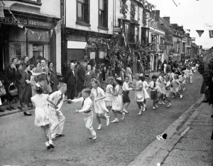 1940s Prints: Yesterday (Thursday) the centuries old Cornish Floral Dance re-enacted through the streets
